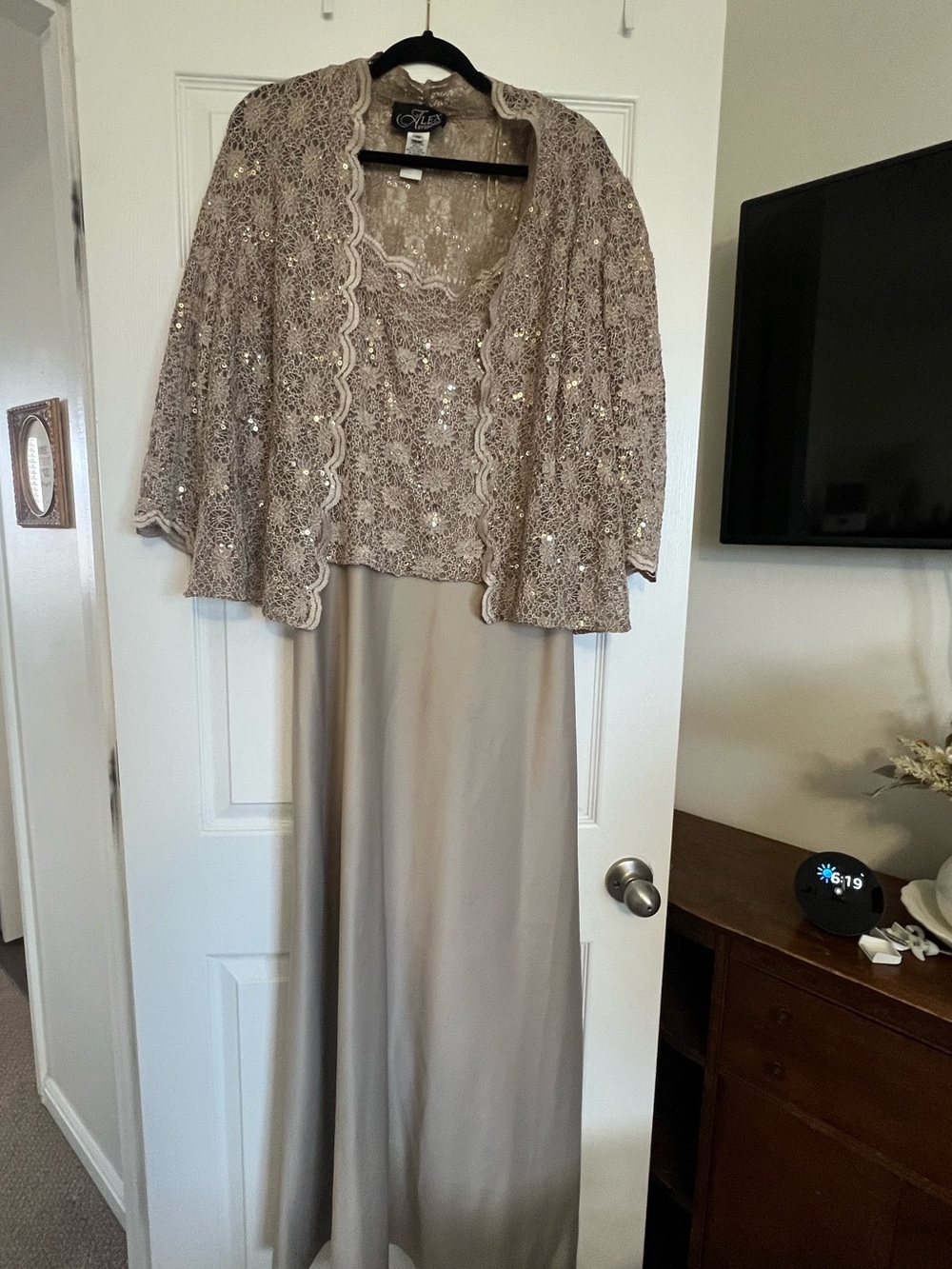 Alex Evenings 2-Piece Mother of the Bride Dress – Size 18 (Lace Jacket)